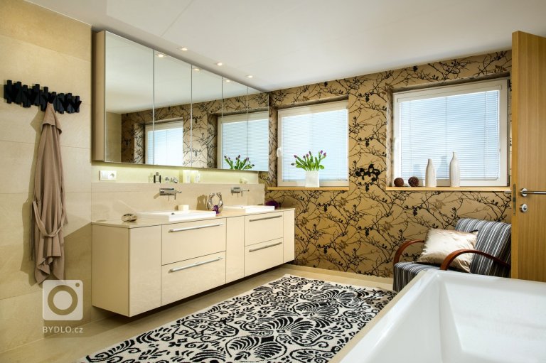 add picture to album