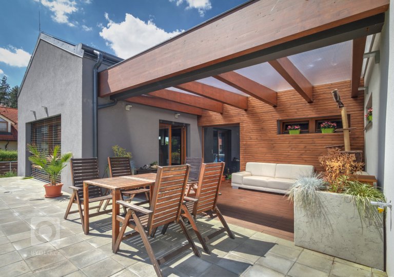 add picture to album