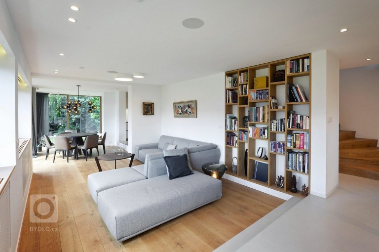 add picture to album