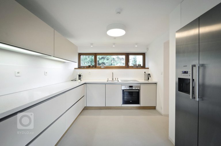 add picture to album