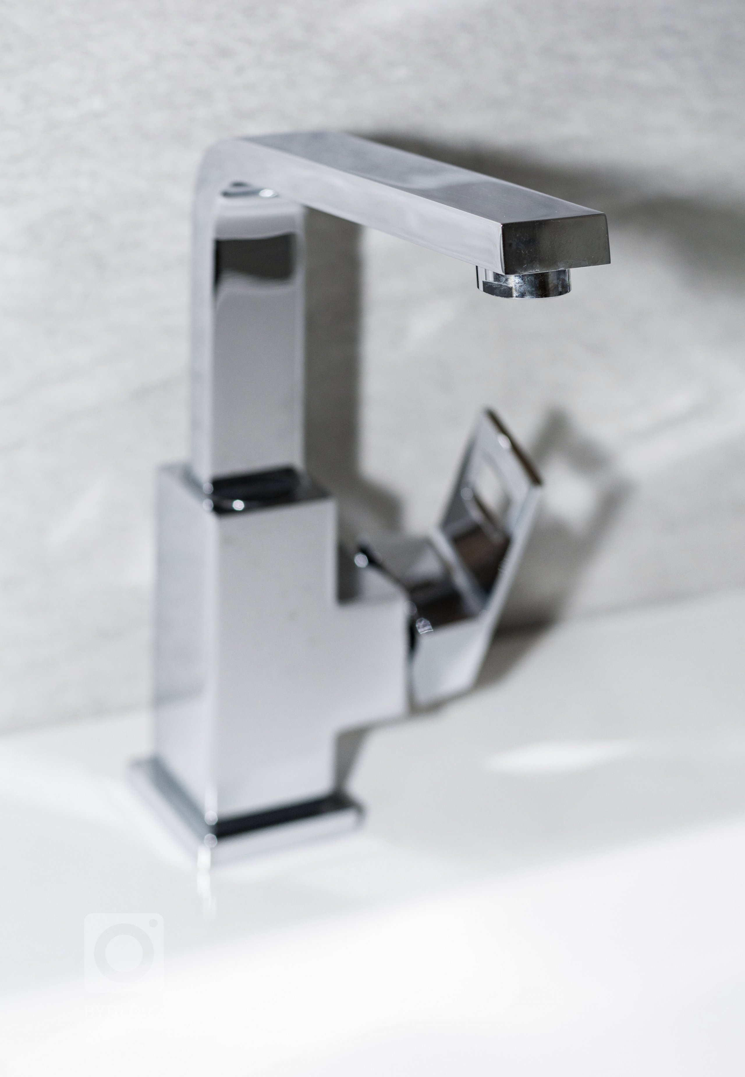 Rodinný dům ve Starých Hodějovicích má za úkol dobře sloužit početné rodině. I proto byl důraz kladen zejména na funkčnost. Soukromé pokoje jsou vybaveny…