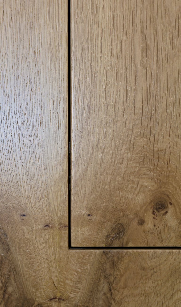 Rodinný dům ve Starých Hodějovicích má za úkol dobře sloužit početné rodině. I proto byl důraz kladen zejména na funkčnost. Soukromé pokoje jsou vybaveny…