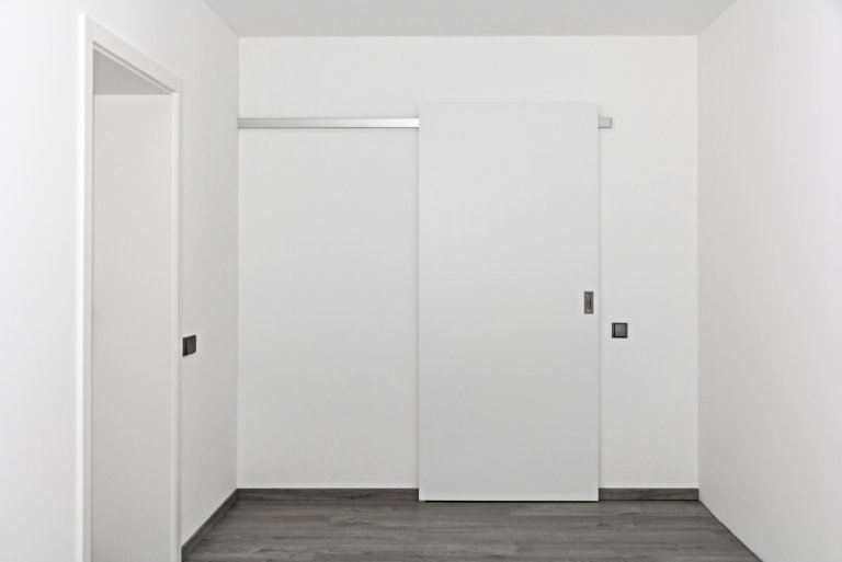 Rodinný dům ve Starých Hodějovicích má za úkol dobře sloužit početné rodině. I proto byl důraz kladen zejména na funkčnost. Soukromé pokoje jsou vybaveny…