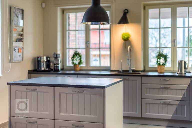 add picture to album