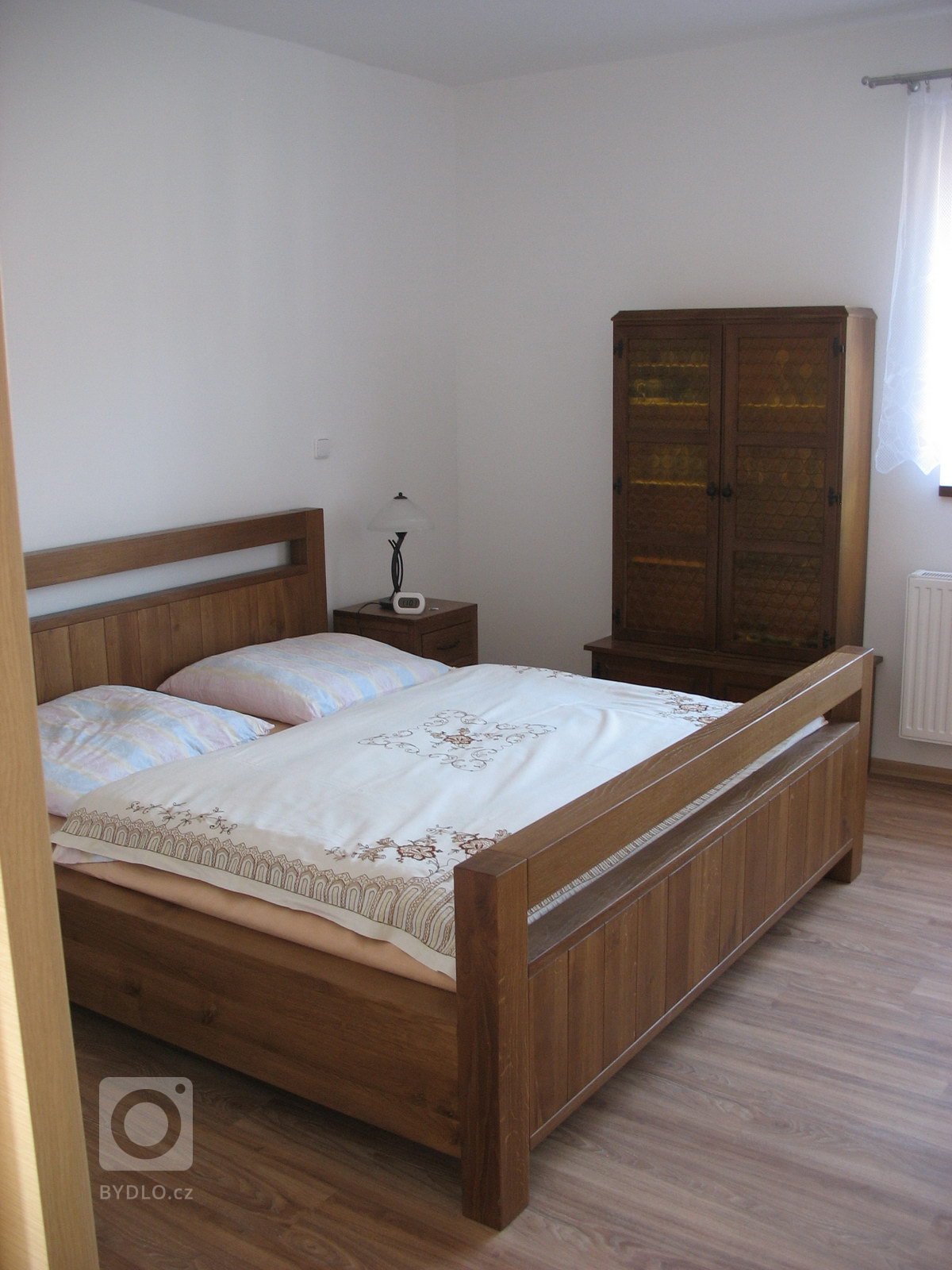 Stavební úpravy rodinného domu u Písku zahrnovaly v prvé řadě návrh v podobě architektonické studie, projektu, demoliční práce následované samotnou výstavbou.…