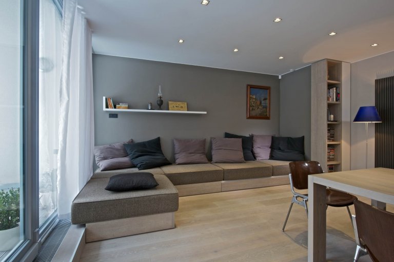 POHODLNÝ BYT PRO ČTYŘČLENNOU RODINU

Vychází&nbsp;z&nbsp;obdivu&nbsp;ke&nbsp;skandinávskému stylu bydlení, přírodním materiálům&nbsp;a&nbsp;světlým barvám.…