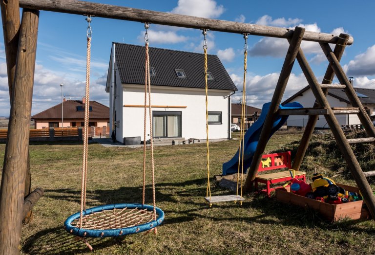 Rodinný dům &quot;U Hrdličků&quot;


Dispozice: 3+kk
Zastavěná plocha (m2): 57
&nbsp;

domek s podkrovím
možno upravit na 4+kk
1x koupelna
2x toaleta…