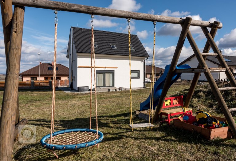 add picture to album