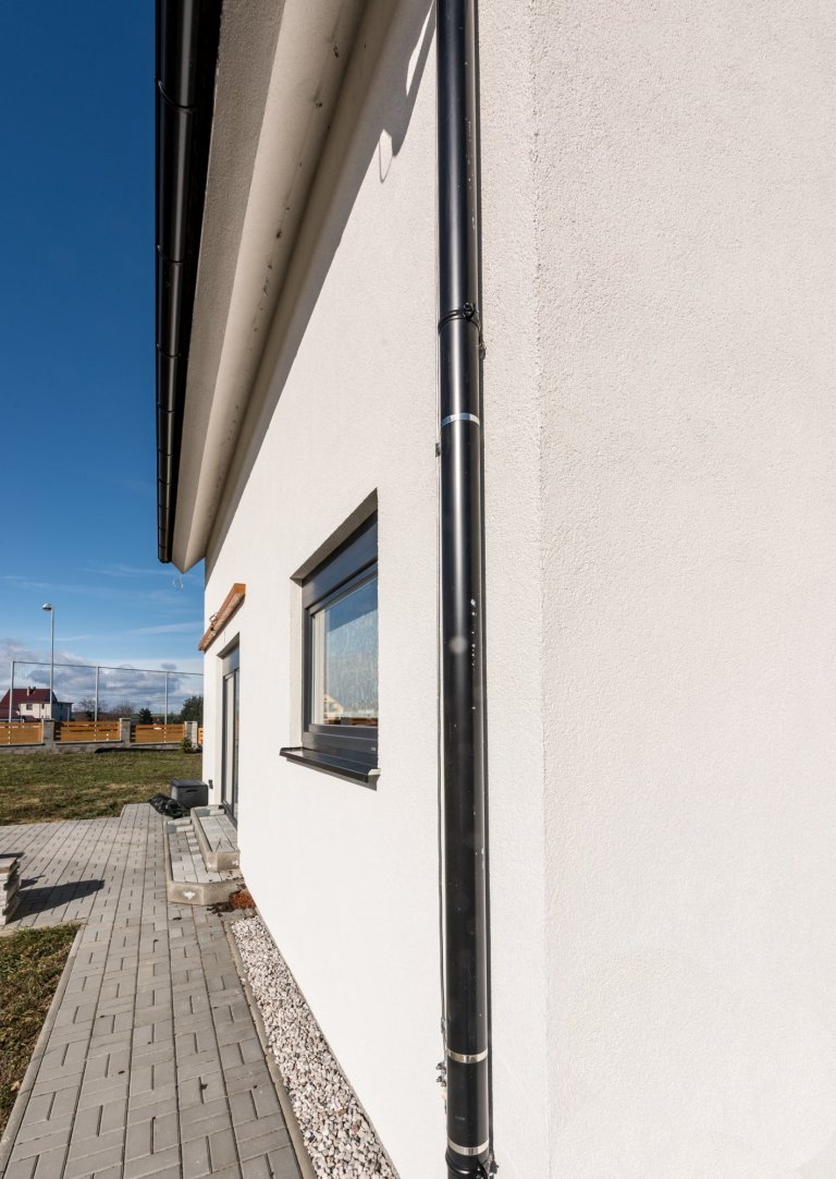 Rodinný dům &quot;U Hrdličků&quot;


Dispozice: 3+kk
Zastavěná plocha (m2): 57
&nbsp;

domek s podkrovím
možno upravit na 4+kk
1x koupelna
2x toaleta…