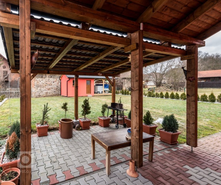 add picture to album