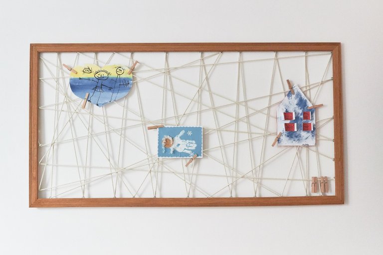 V celém bytě se objevují prvky retro stylu a kombinace nového se starým. Byly repasovány původní dubové parkety a dveře. Kuchyňská linka je tvořena v odstínu…