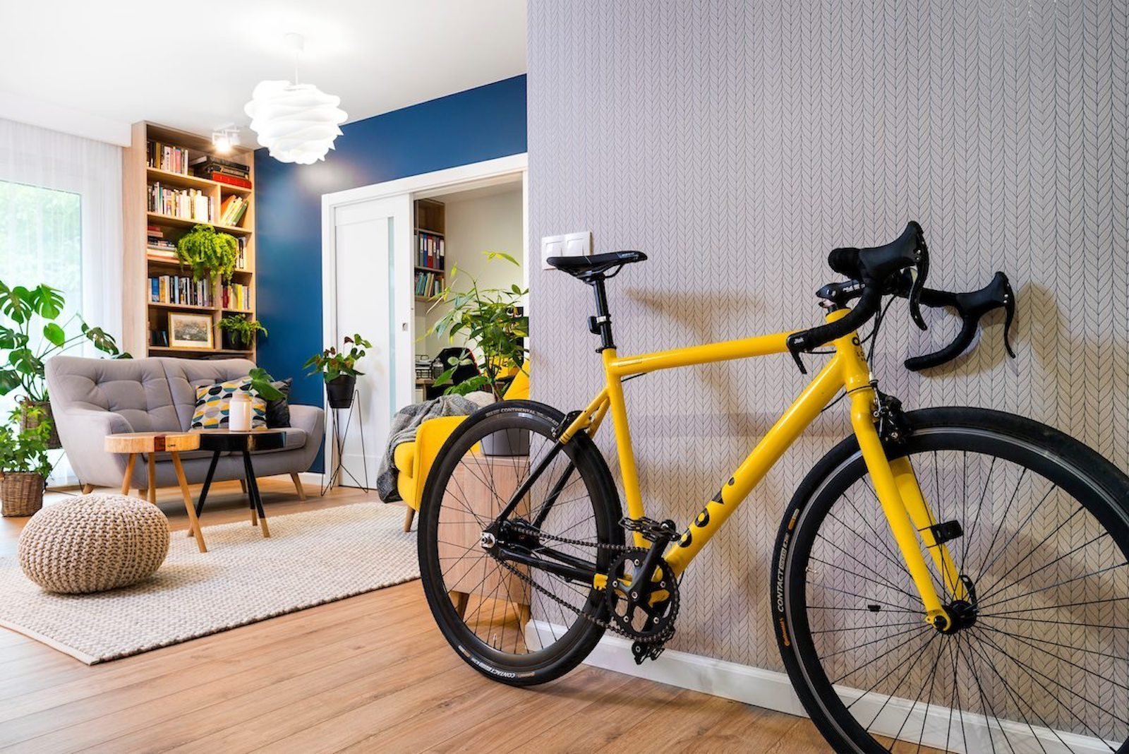 Barevné bydlení pro mladý pár