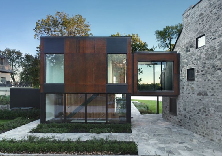 Bord-du-Lac House se stal útočištěm pro tři generace