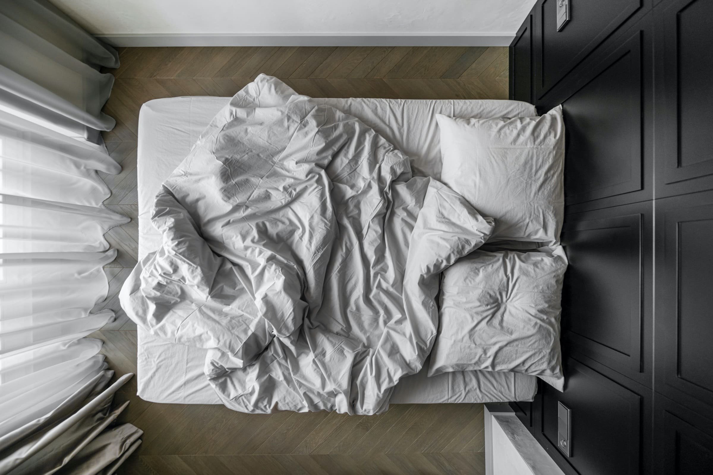 Černobílý interiér nemusí být nudný