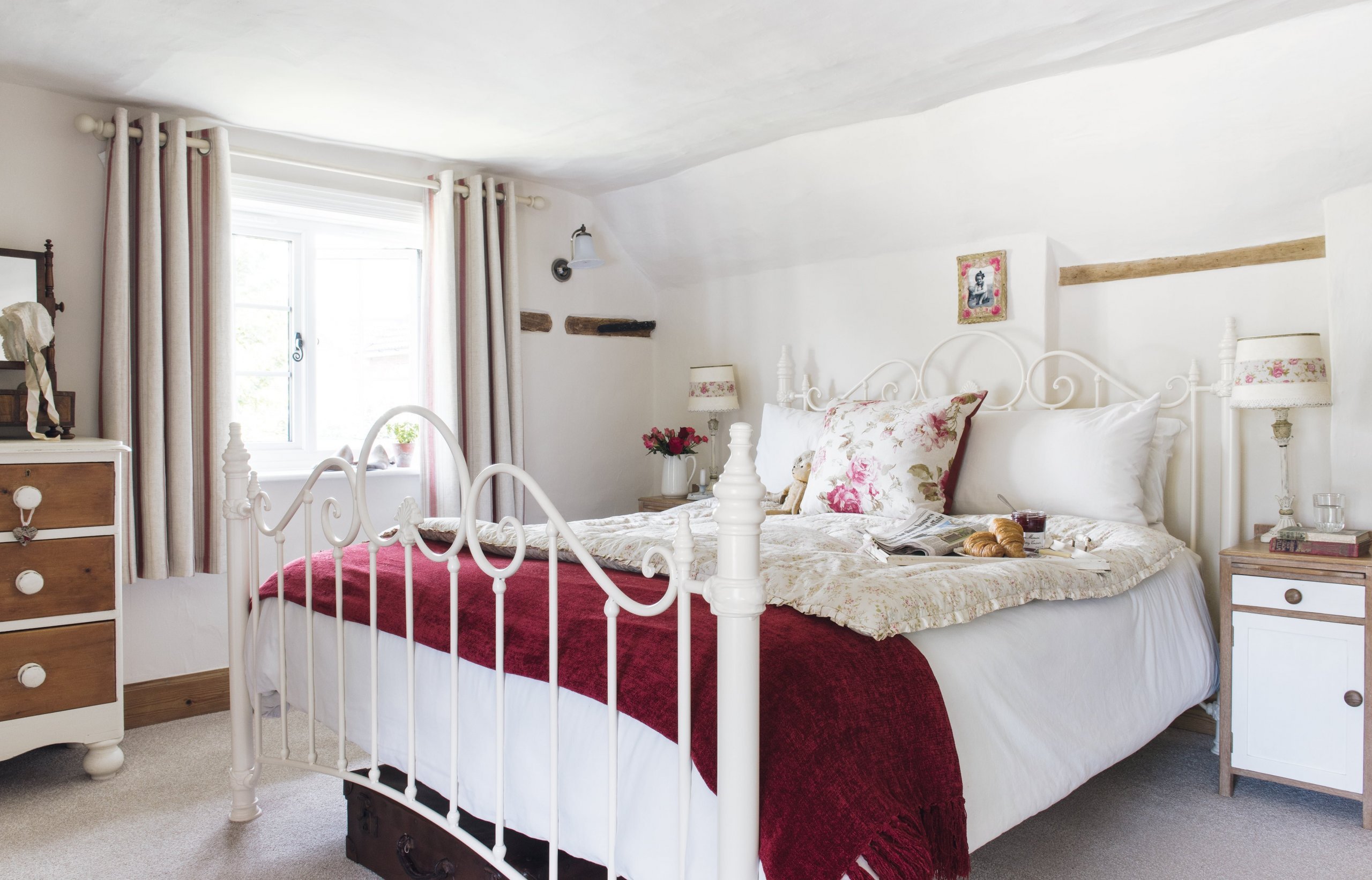 Došková chalupa s půvabným interiérem