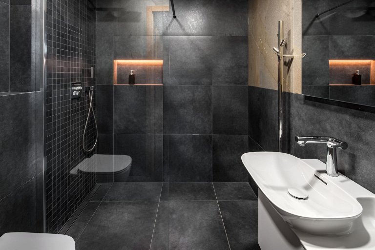 Dům u rybníka v malé obci na jihu Čech