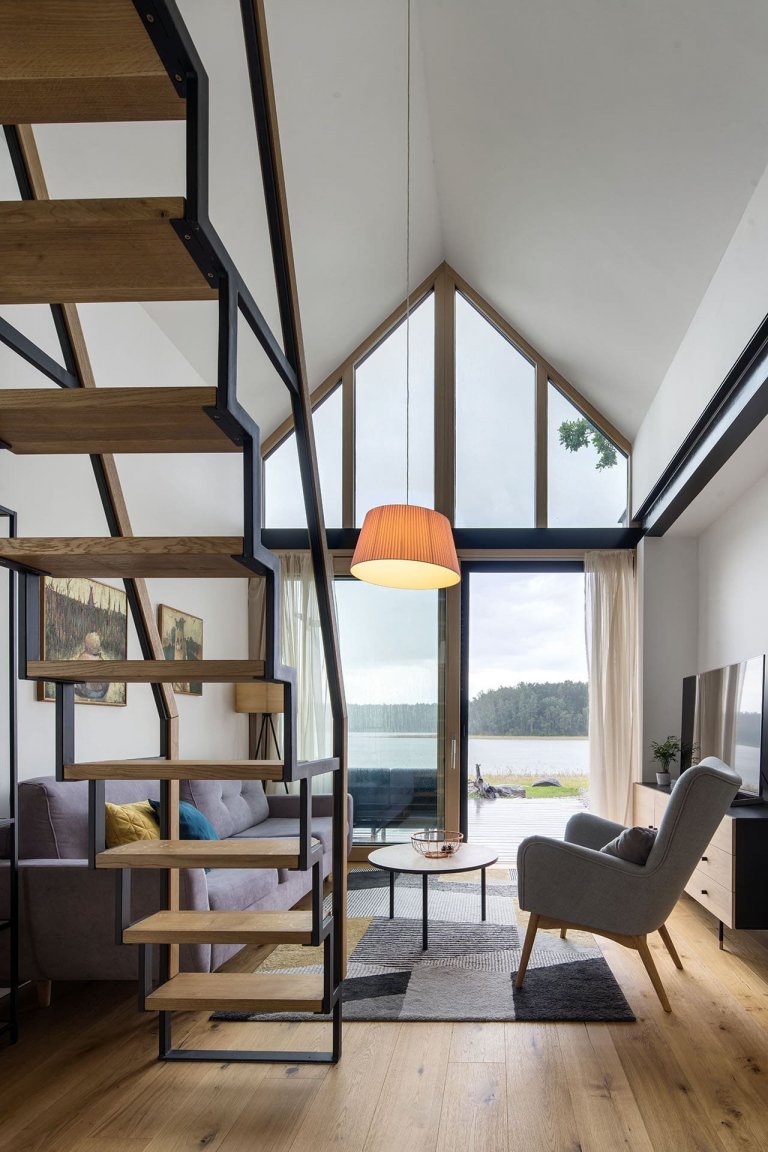 Dům u rybníka v malé obci na jihu Čech