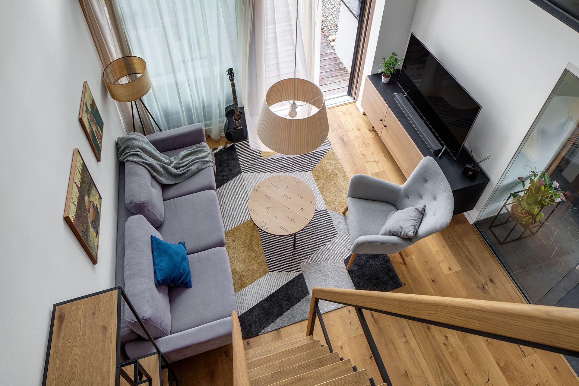 Dům u rybníka v malé obci na jihu Čech