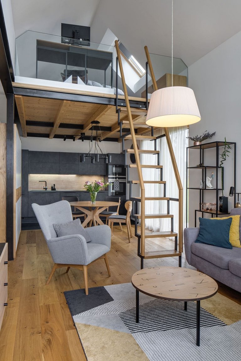 Dům u rybníka v malé obci na jihu Čech