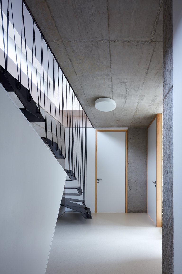 Dům ve svahu pro tři generace