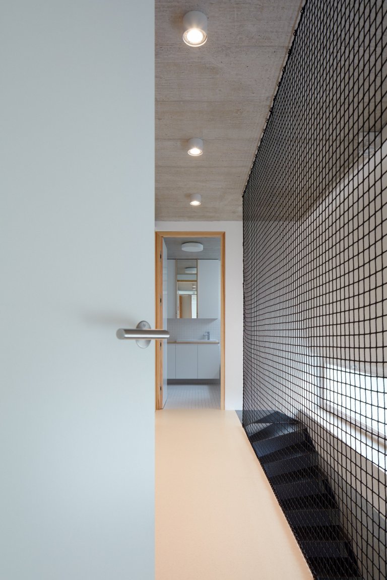 Dům ve svahu pro tři generace