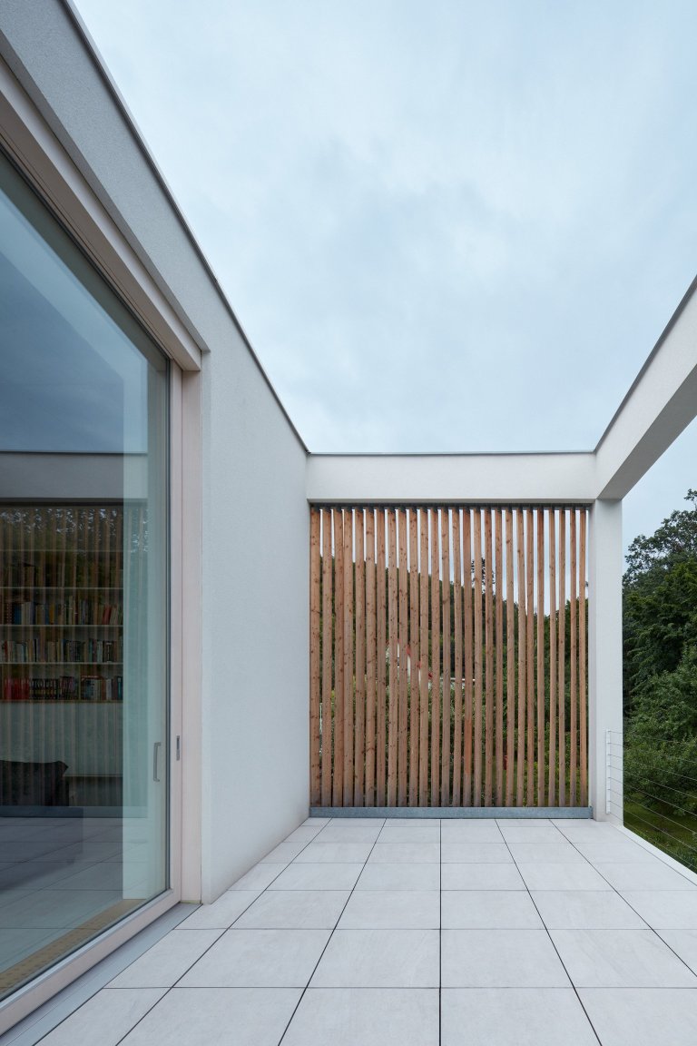 Dům ve svahu pro tři generace