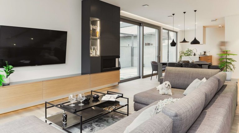 Interiér prostorného rodinného domu v Lublani