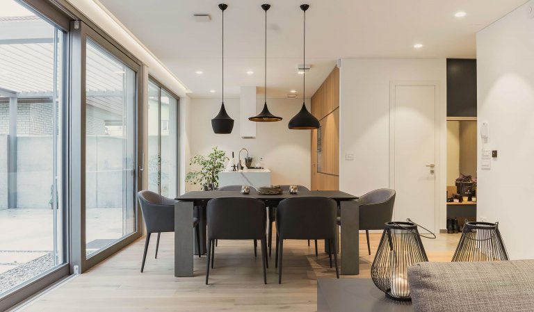 Interiér prostorného rodinného domu v Lublani