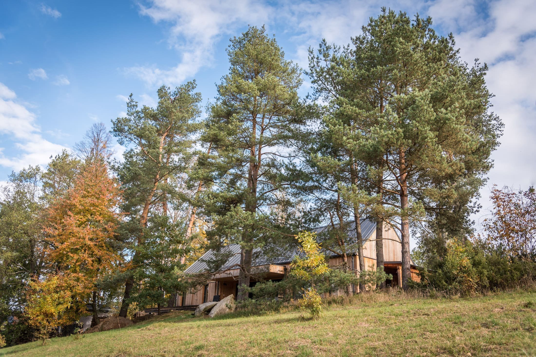 Jednoduchý víkendový dům Bernau