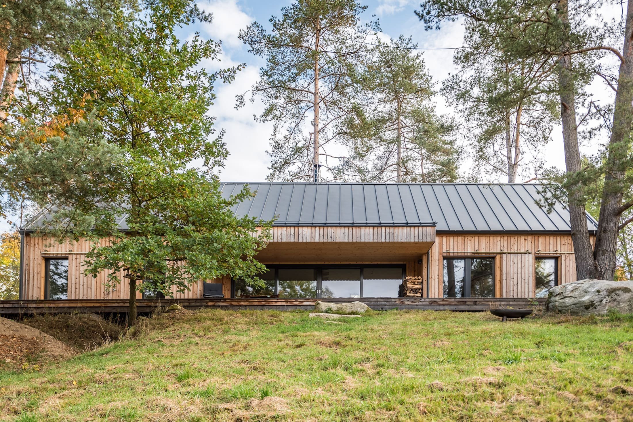 Jednoduchý víkendový dům Bernau