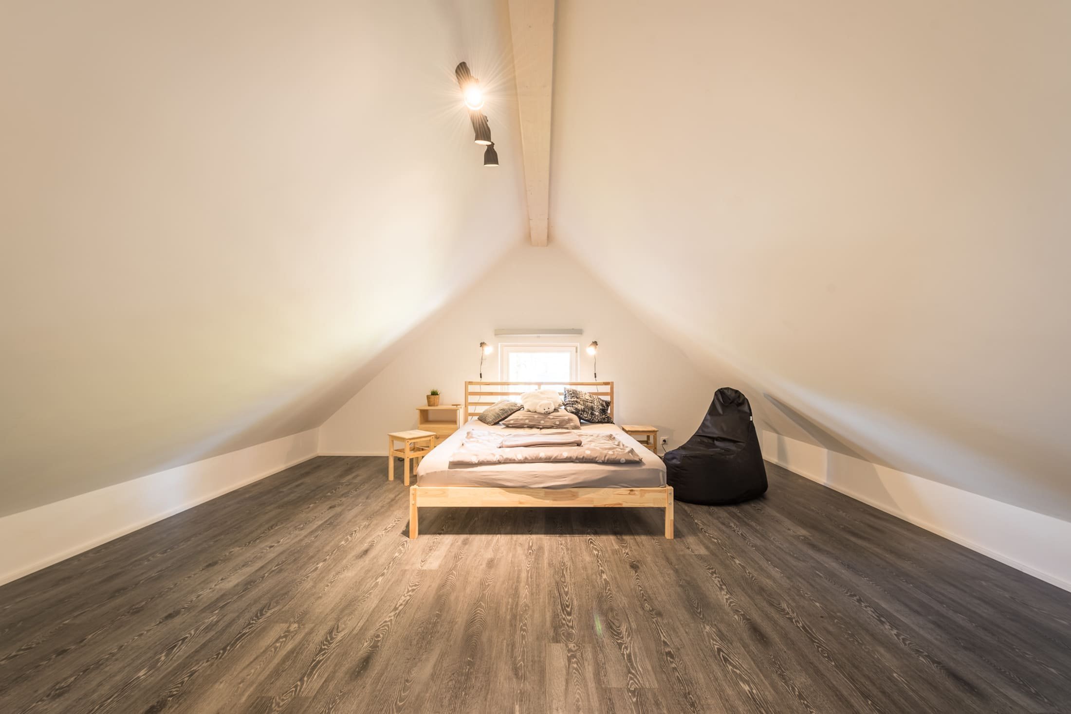 Jednoduchý víkendový dům Bernau