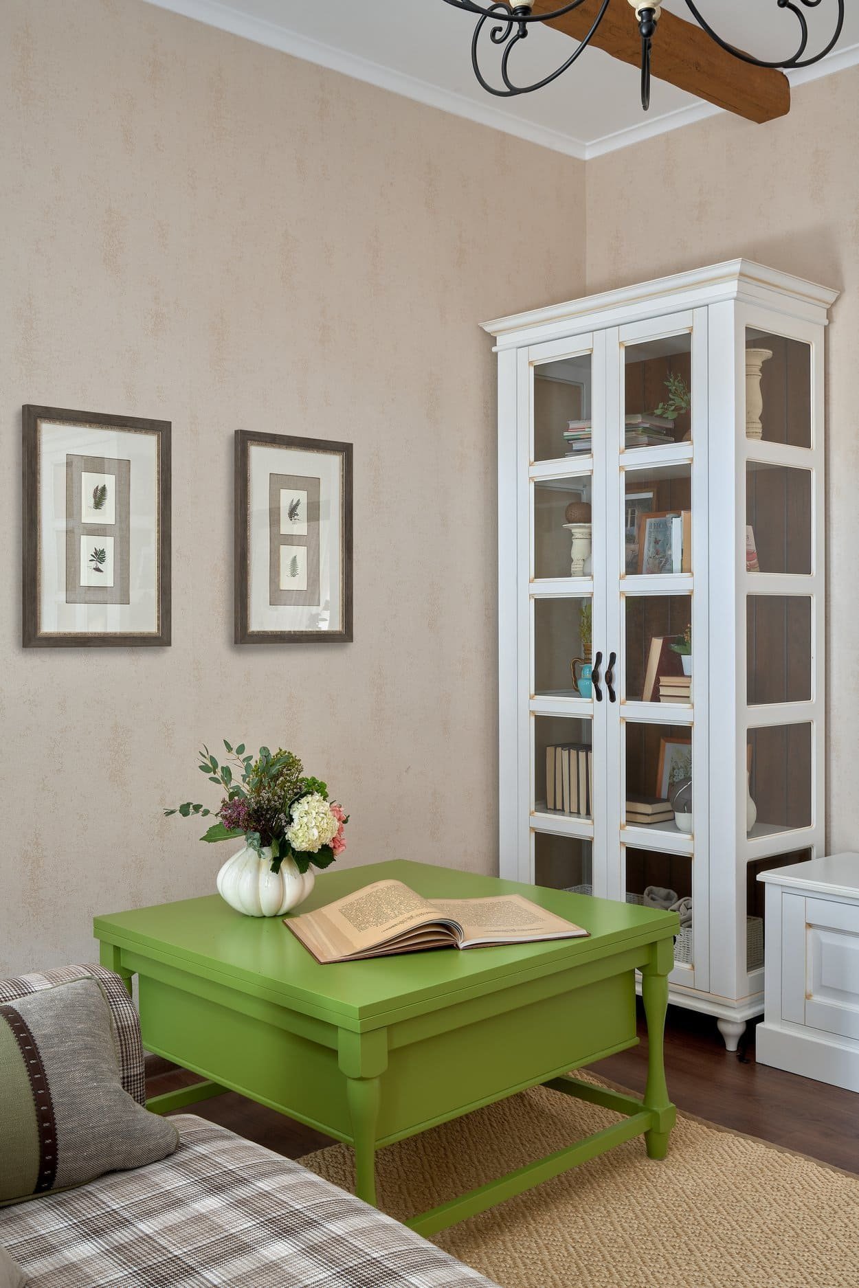 Kouzelný byt se světle zelenou kuchyní