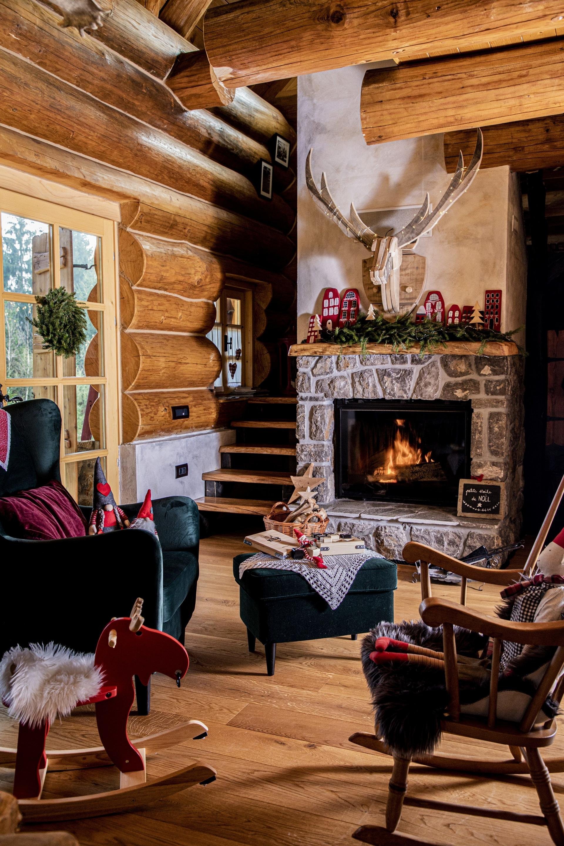 Kouzelný srub na samotě o vánočním čase