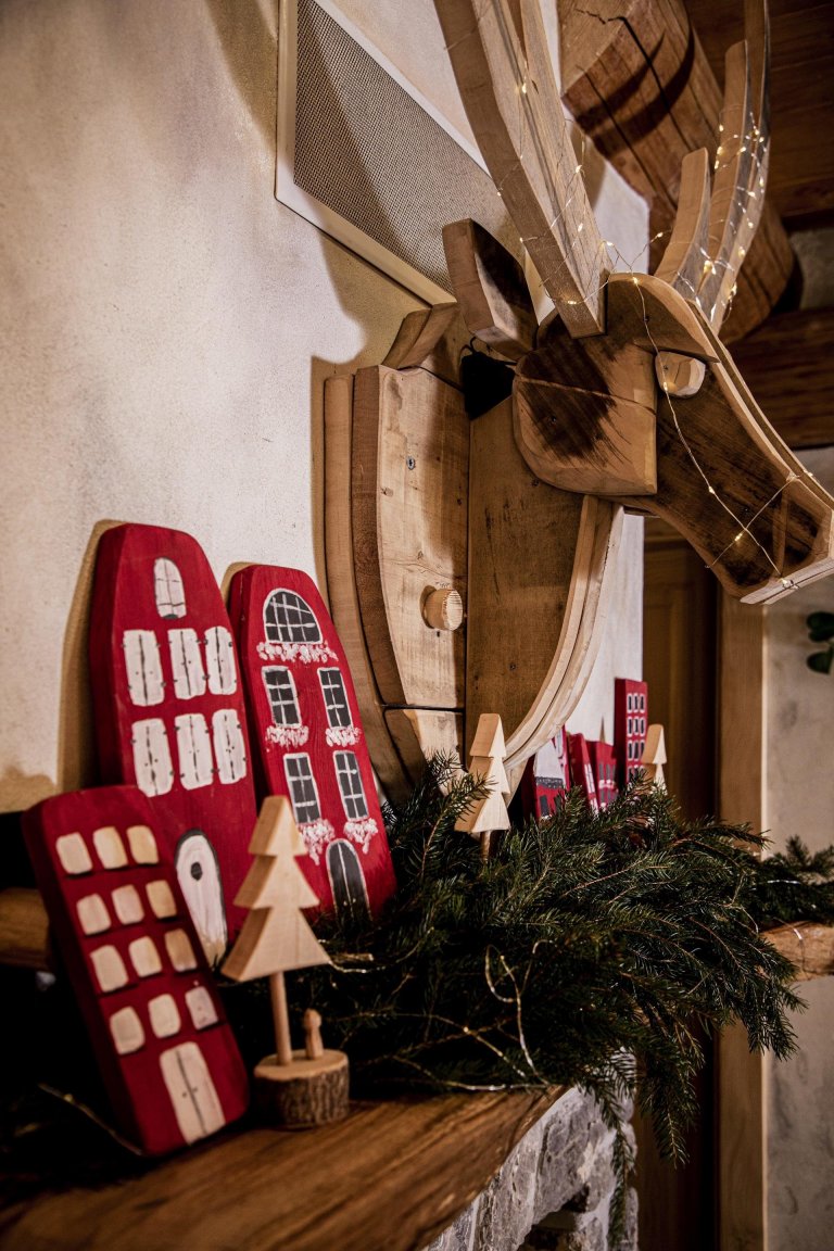 Kouzelný srub na samotě o vánočním čase