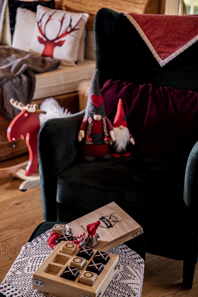 Kouzelný srub na samotě o vánočním čase