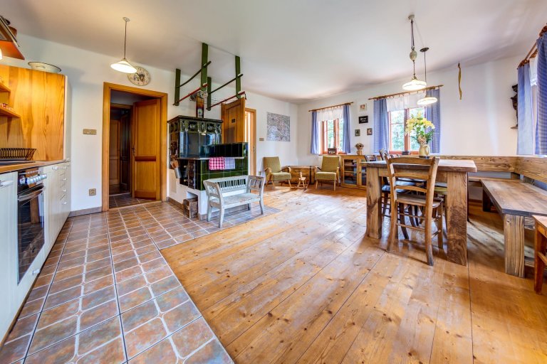 Malebná chaloupka pod Krakonošovem