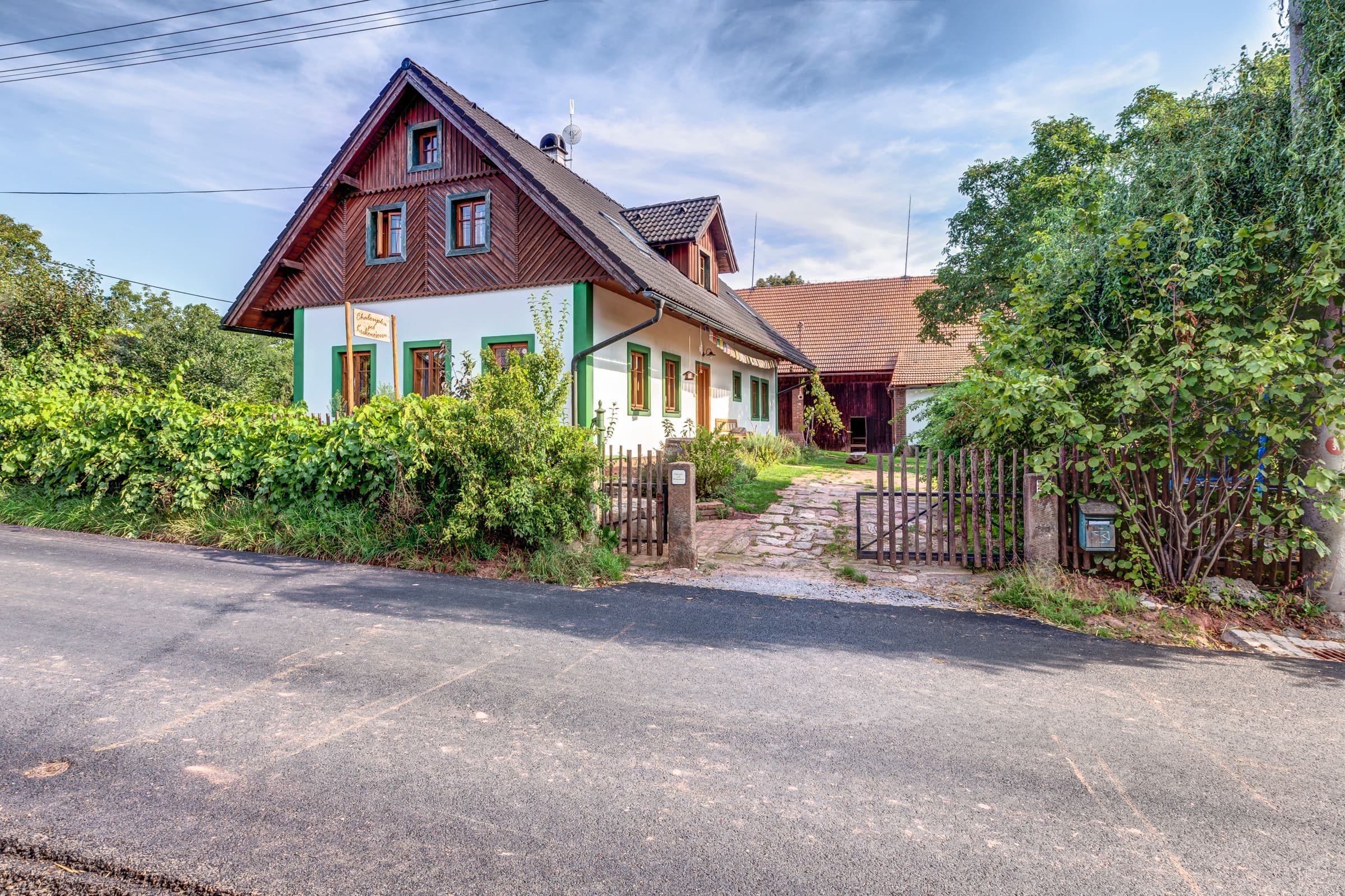 Malebná chaloupka pod Krakonošovem