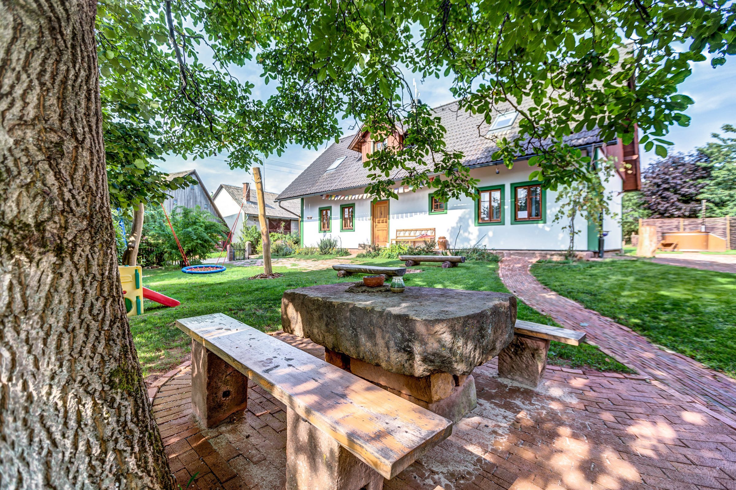 Malebná chaloupka pod Krakonošovem