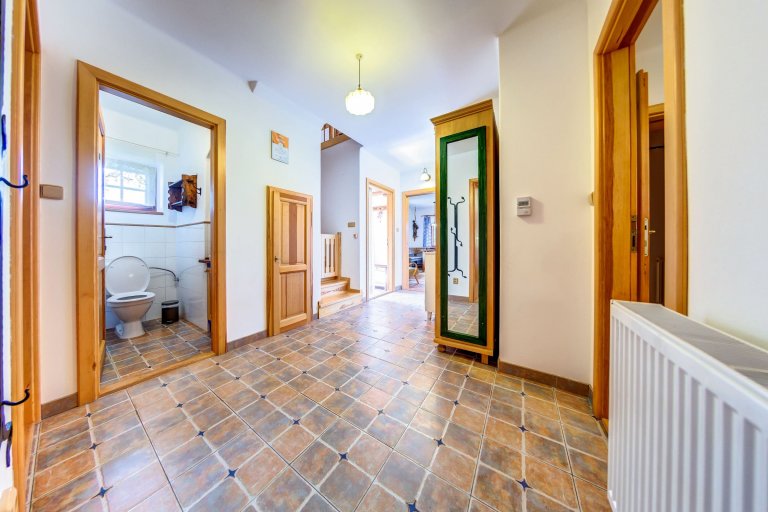 Malebná chaloupka pod Krakonošovem