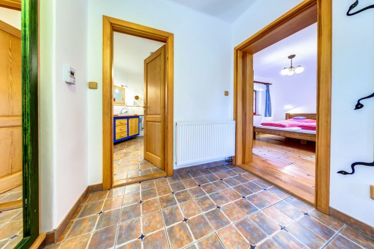 Malebná chaloupka pod Krakonošovem