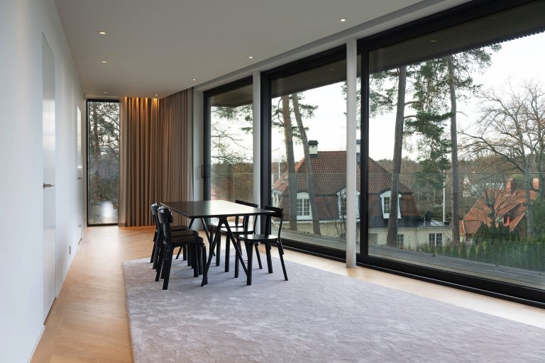 Minimalistická vila s bazénem