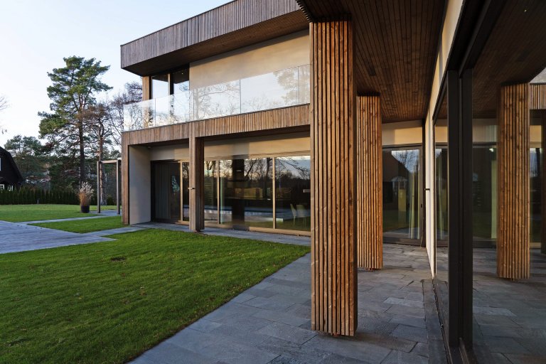 Minimalistická vila s bazénem