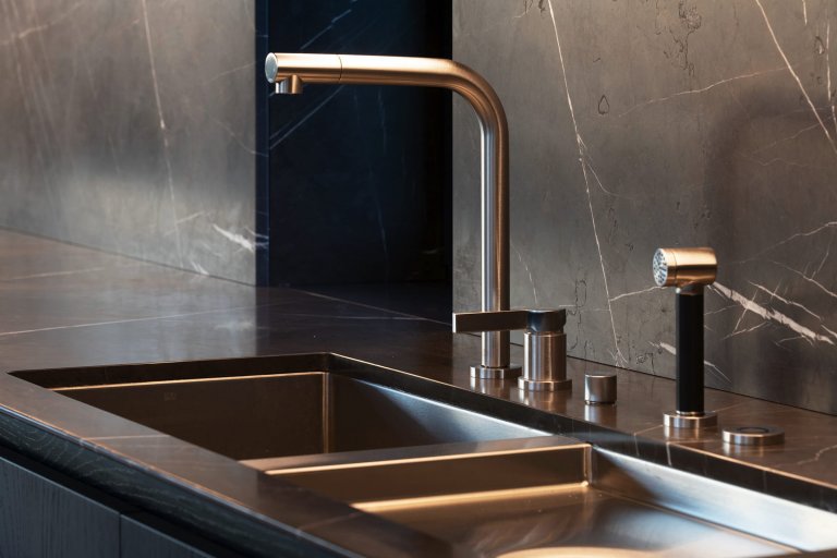 Minimalistická vila s bazénem