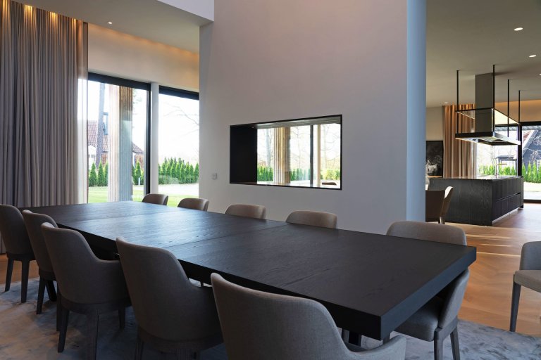 Minimalistická vila s bazénem