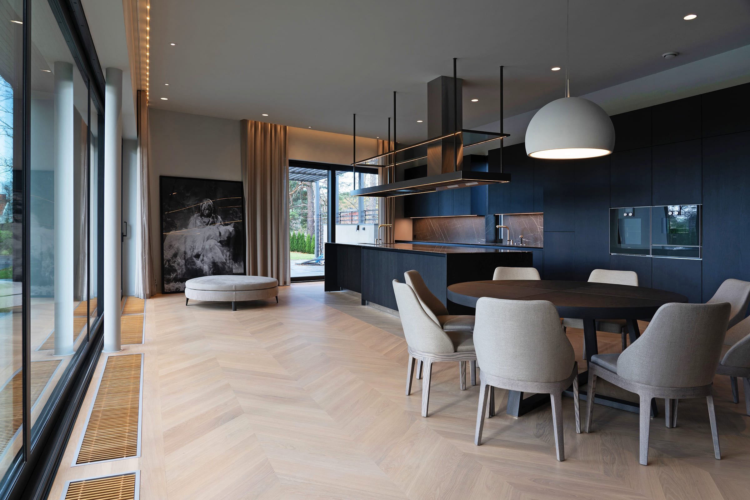 Minimalistická vila s bazénem