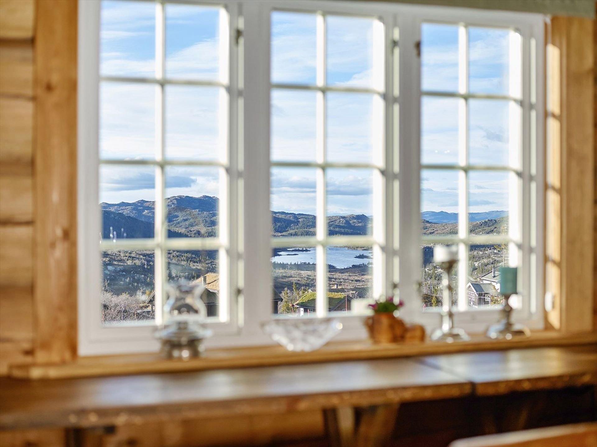 Norský srub s důrazem na řezbářskou práci