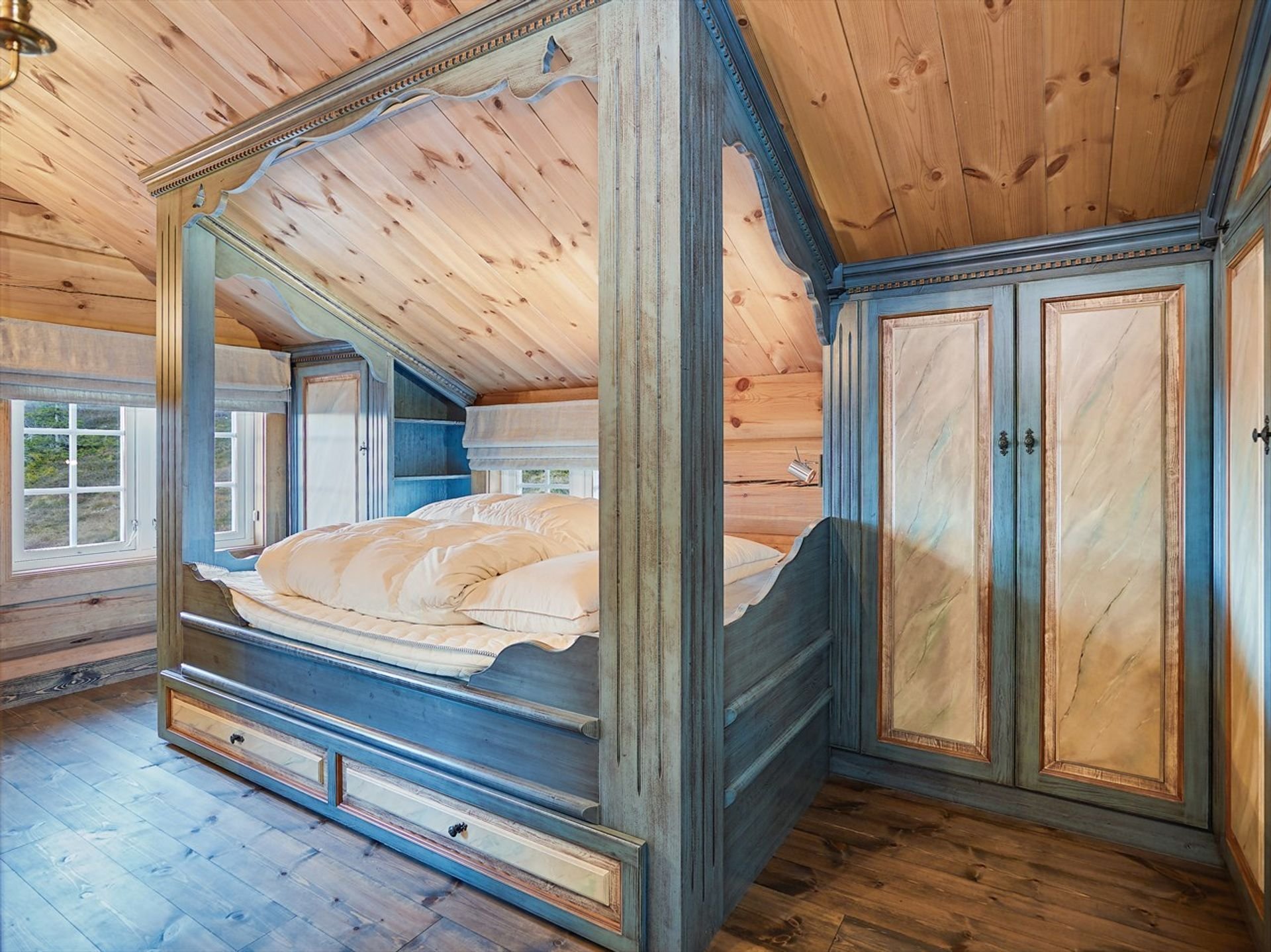 Norský srub s důrazem na řezbářskou práci