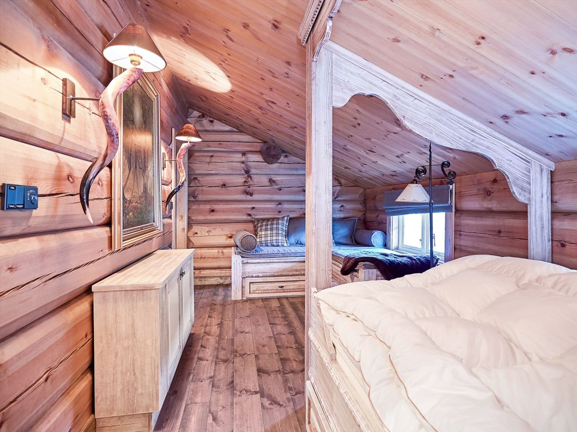 Norský srub s důrazem na řezbářskou práci