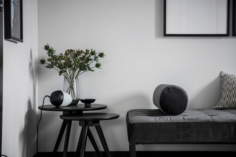 Módní černá ve skandinávském interiéru