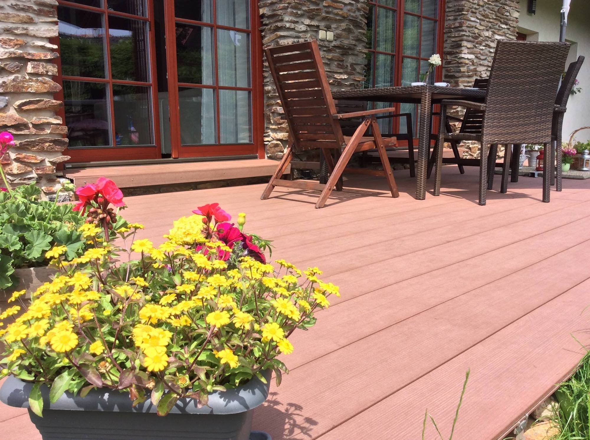 Pořiďte si bezúdržbovou terasu